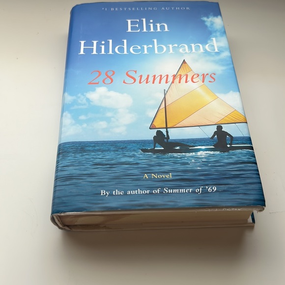 28 Summers -Elin Hilderbrand - Picture 3 of 3